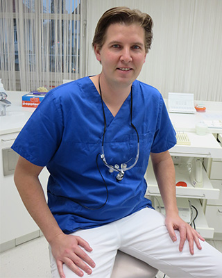 Implantologie & Zahnersatz - Zahnarzt Dr. med. dent. Florian Absmaier Rott am Inn